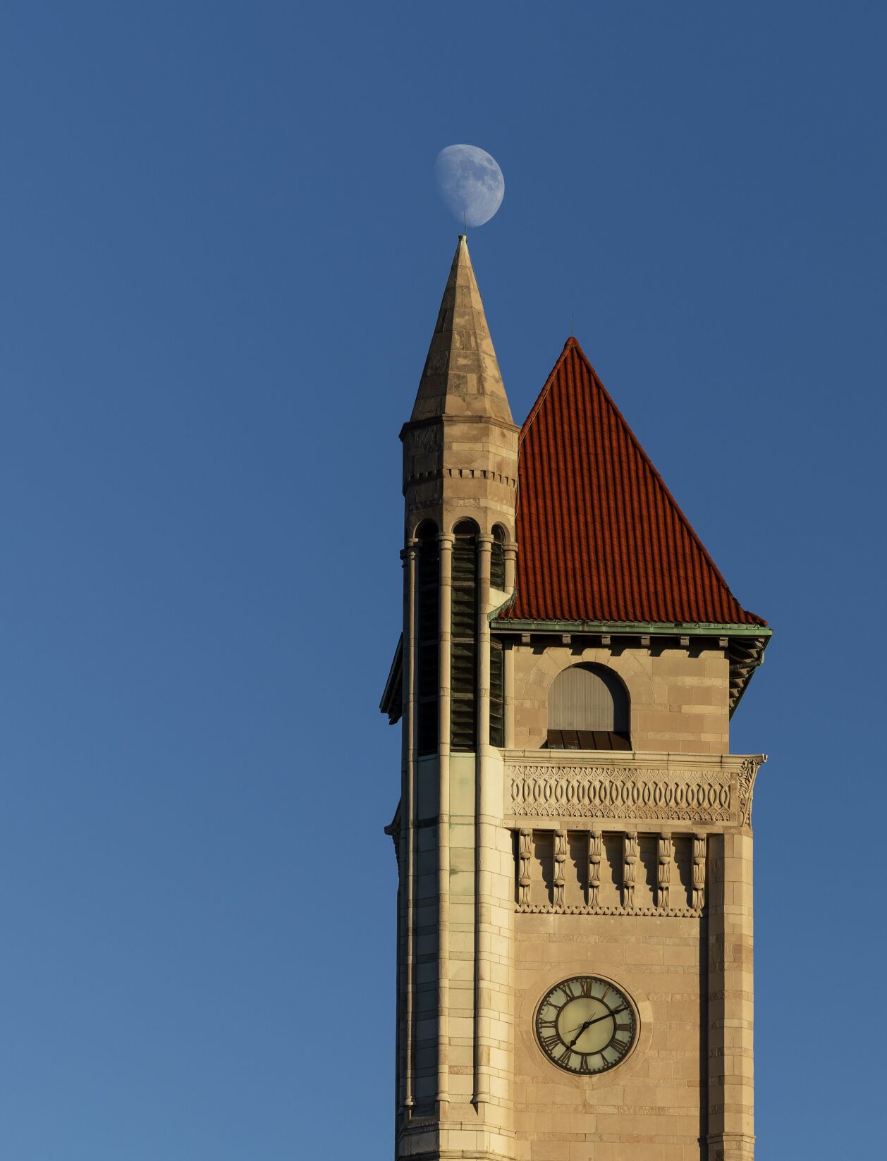 Waxing Gibbous Moon rises over Union Station